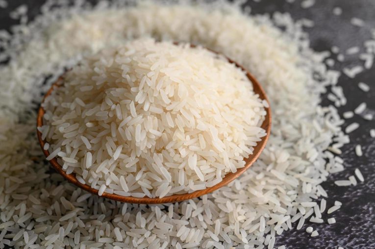 close-up-of-milled-rice-in-bowls-free-photo